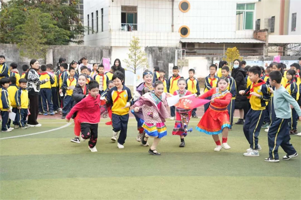 1745467175512221.jpg 2025兩會心得體會03.jpg